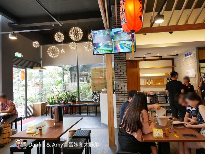 《新竹竹北聚餐推薦餐廳》一品活蝦竹北旗艦店。現撈泰國蝦美食餐廳。下班約會聚餐好去處。還有超大親子空間設計︱（影片）