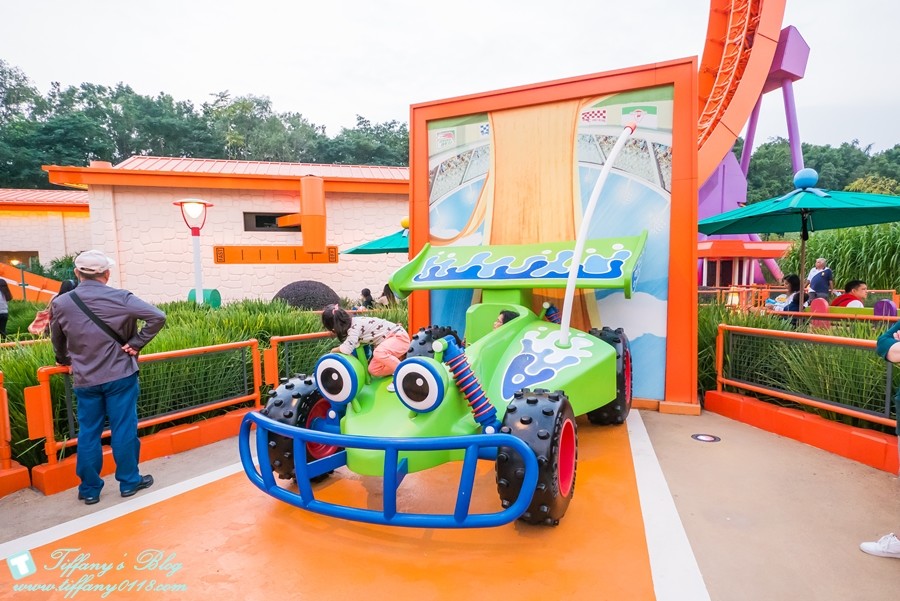 2018香港迪士尼樂園全攻略/一個人如何玩遍迪士尼的熱門設施/下載APP超好用