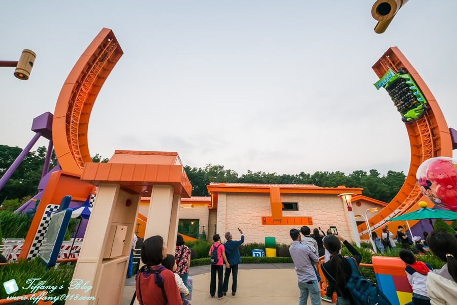 2018香港迪士尼樂園全攻略/一個人如何玩遍迪士尼的熱門設施/下載APP超好用