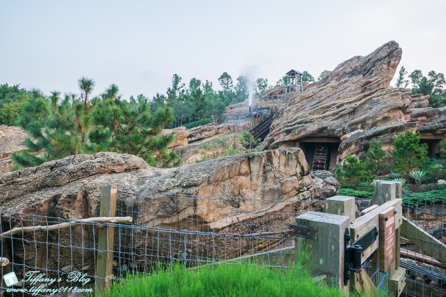 2018香港迪士尼樂園全攻略/一個人如何玩遍迪士尼的熱門設施/下載APP超好用