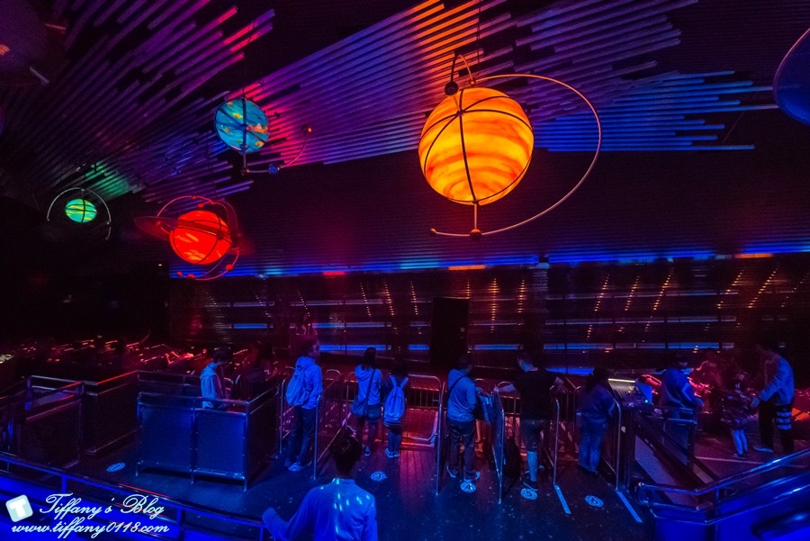 2018香港迪士尼樂園全攻略/一個人如何玩遍迪士尼的熱門設施/下載APP超好用