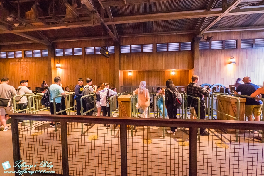 2018香港迪士尼樂園全攻略/一個人如何玩遍迪士尼的熱門設施/下載APP超好用