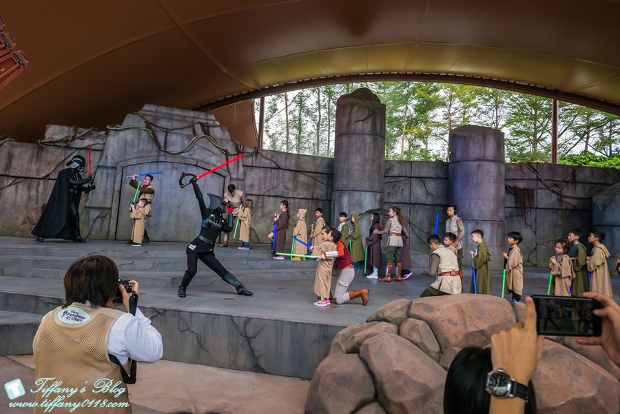 2018香港迪士尼樂園全攻略/一個人如何玩遍迪士尼的熱門設施/下載APP超好用