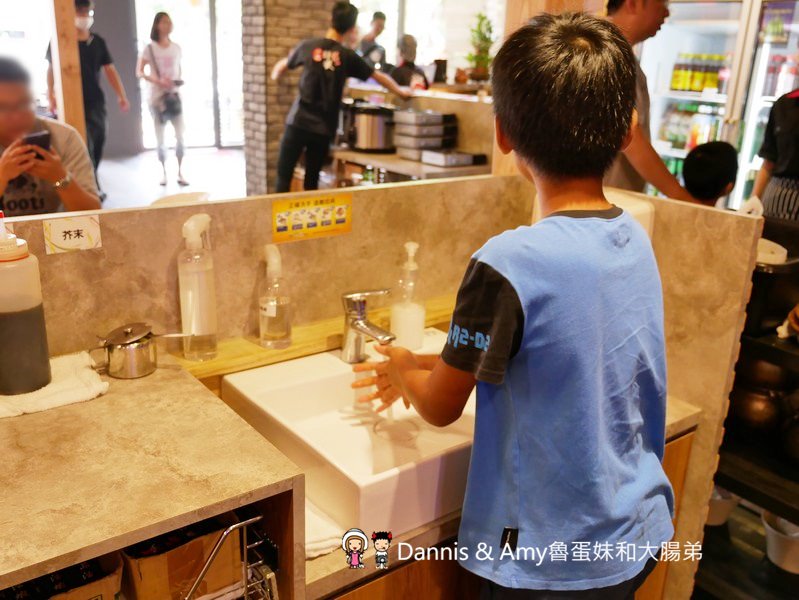 《新竹竹北聚餐推薦餐廳》一品活蝦竹北旗艦店。現撈泰國蝦美食餐廳。下班約會聚餐好去處。還有超大親子空間設計︱（影片）