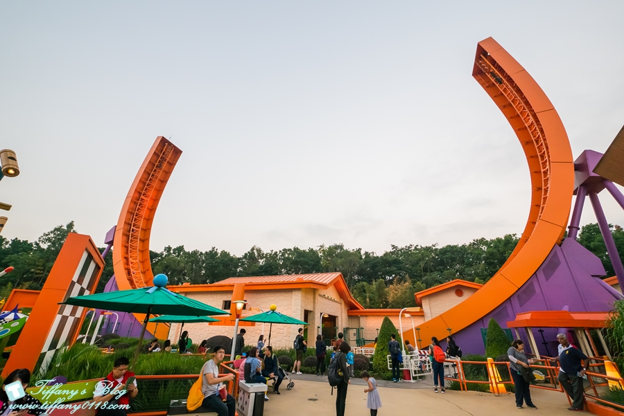 2018香港迪士尼樂園全攻略/一個人如何玩遍迪士尼的熱門設施/下載APP超好用