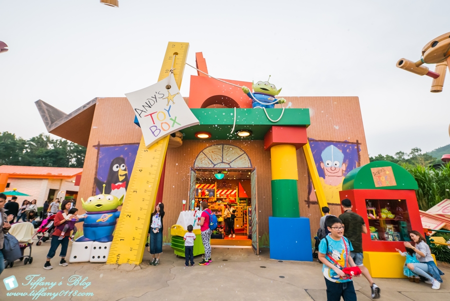 2018香港迪士尼樂園全攻略/一個人如何玩遍迪士尼的熱門設施/下載APP超好用