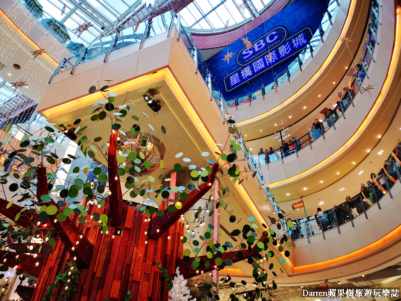 桃園中壢大江購物中心聖誕街城(桃園景點))