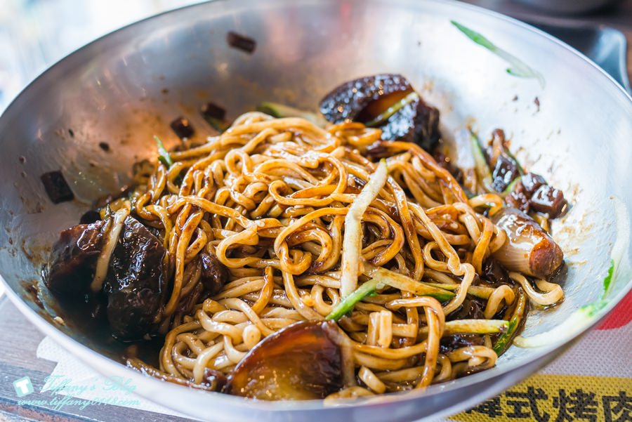 [西門町美食]肉倉韓式烤肉/吃到飽的韓式烤肉還有八種小菜+飲料啤酒無限吃(附完整菜單)