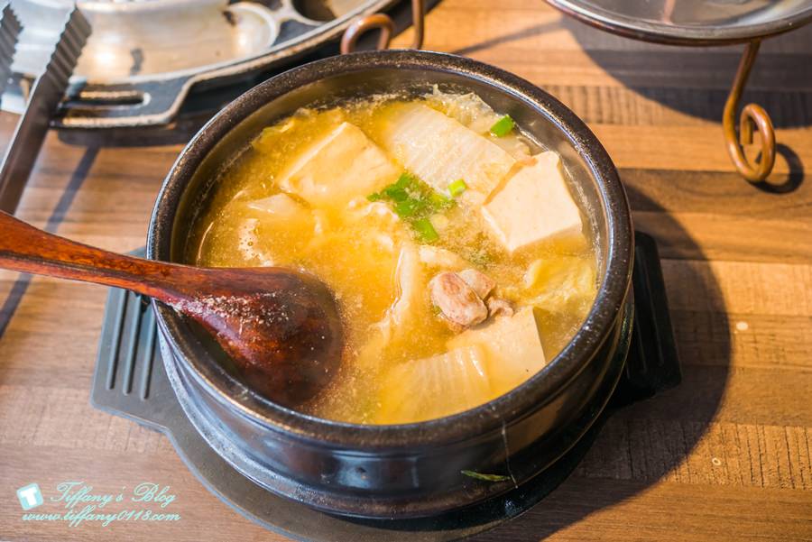 [西門町美食]肉倉韓式烤肉/吃到飽的韓式烤肉還有八種小菜+飲料啤酒無限吃(附完整菜單)