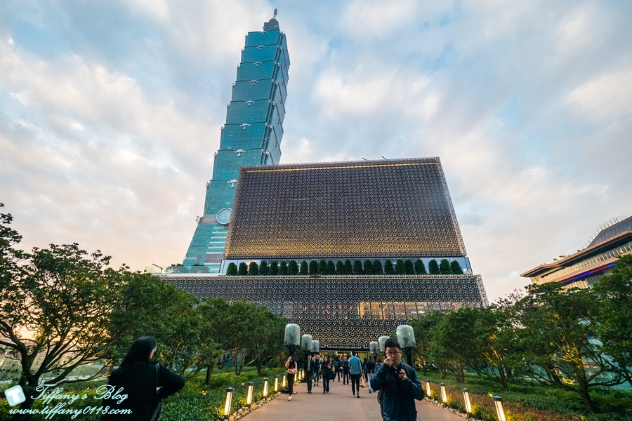 「微風南山Breeze atre」樓層全攻略/自動洗頭機、藍瓶咖啡、餐廳美食街、交通資訊全紀錄/捷運台北101世貿站