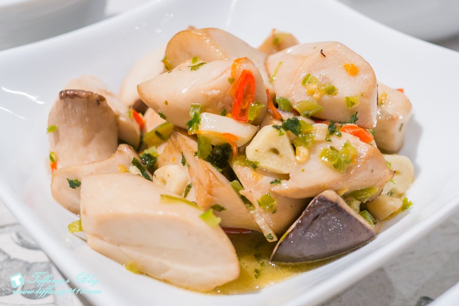 [微風南山]金葉紅廚RED KITCHEN/和風川味功夫菜/套餐最便宜70元/在美食街吃川味桌菜新概念