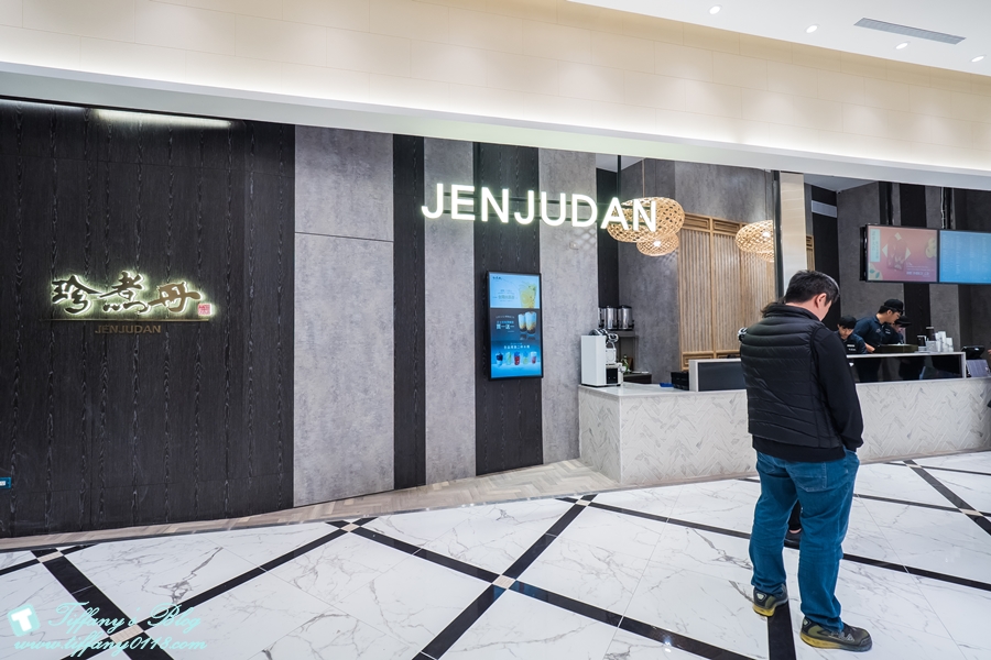 「微風南山Breeze atre」樓層全攻略/自動洗頭機、藍瓶咖啡、餐廳美食街、交通資訊全紀錄/捷運台北101世貿站