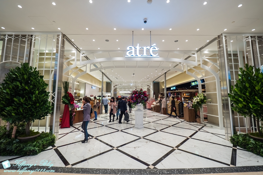 「微風南山Breeze atre」樓層全攻略/自動洗頭機、藍瓶咖啡、餐廳美食街、交通資訊全紀錄/捷運台北101世貿站