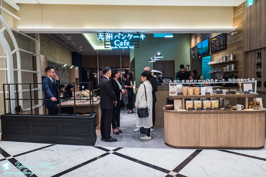 「微風南山Breeze atre」樓層全攻略/自動洗頭機、藍瓶咖啡、餐廳美食街、交通資訊全紀錄/捷運台北101世貿站