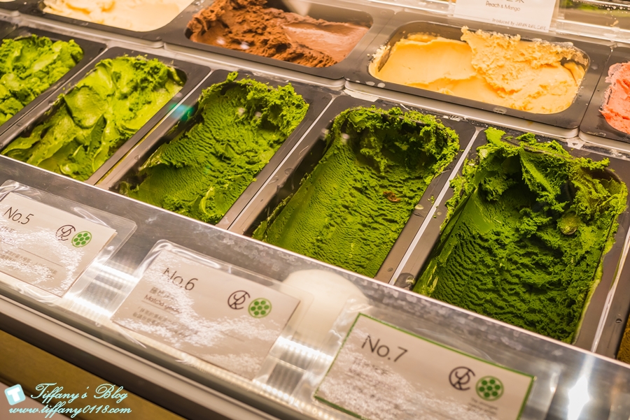 「微風南山Breeze atre」樓層全攻略/自動洗頭機、藍瓶咖啡、餐廳美食街、交通資訊全紀錄/捷運台北101世貿站