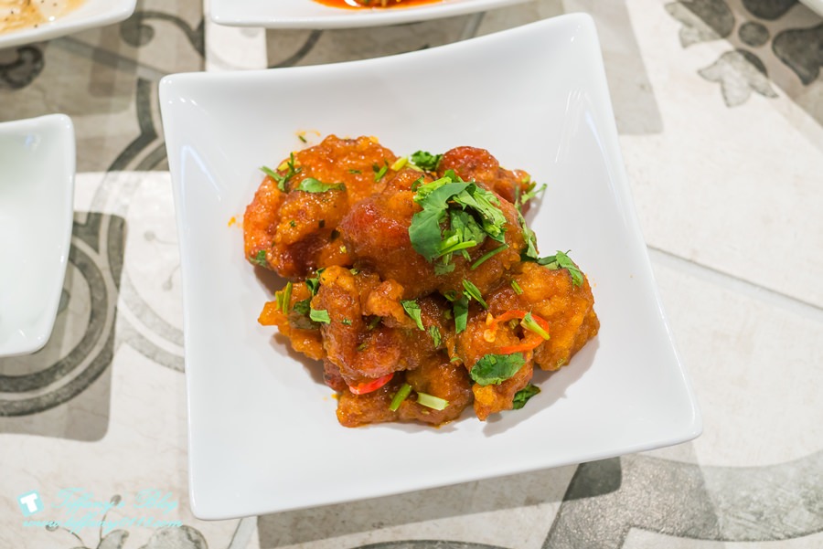 [微風南山]金葉紅廚RED KITCHEN/和風川味功夫菜/套餐最便宜70元/在美食街吃川味桌菜新概念