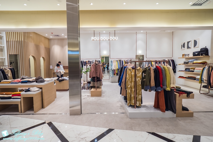 「微風南山Breeze atre」樓層全攻略/自動洗頭機、藍瓶咖啡、餐廳美食街、交通資訊全紀錄/捷運台北101世貿站