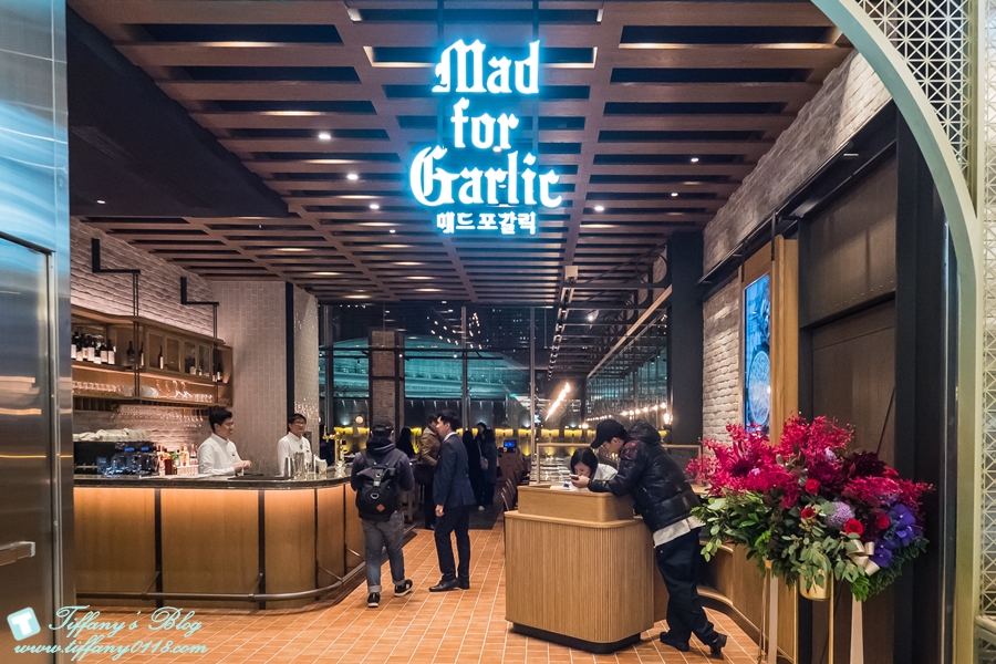 「微風南山Breeze atre」樓層全攻略/自動洗頭機、藍瓶咖啡、餐廳美食街、交通資訊全紀錄/捷運台北101世貿站