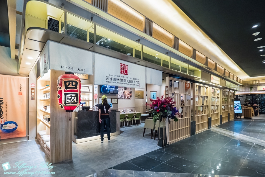 「微風南山Breeze atre」樓層全攻略/自動洗頭機、藍瓶咖啡、餐廳美食街、交通資訊全紀錄/捷運台北101世貿站