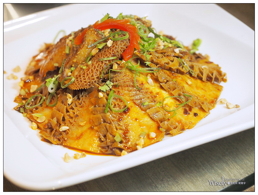 台北中山。樂天皇朝大直店-ATT 4 Recharge｜料理美味豐富，滷肉飯小籠包推出