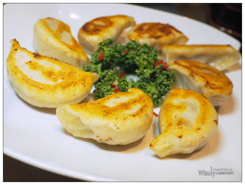 台北中山。樂天皇朝大直店-ATT 4 Recharge｜料理美味豐富，滷肉飯小籠包推出