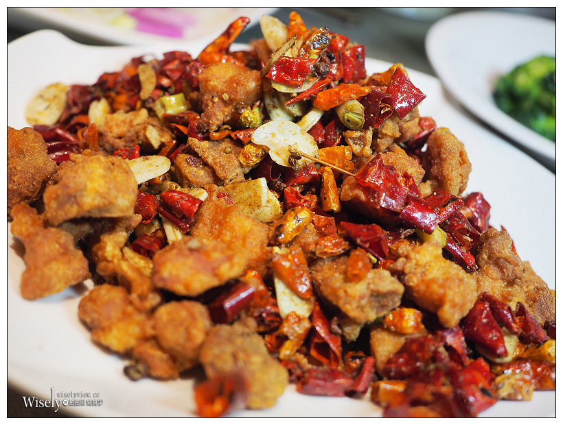 台北中山。樂天皇朝大直店-ATT 4 Recharge｜料理美味豐富，滷肉飯小籠包推出