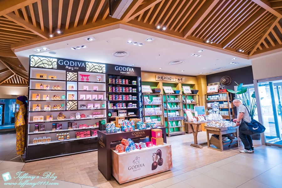 [沖繩景點]DFS旗下沖繩T廣場/日本國內規模最大的路面型免税店/超過130品牌免關稅與消費稅(完整品牌介紹)