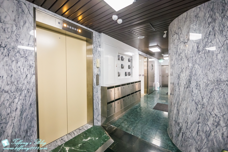 [台北美食]詹記麻辣火鍋(敦南店)/超好吃麻辣鴨血沒吃到會流淚(附24h線上訂位資訊及詳細菜單)/復古裝潢電梯穿越