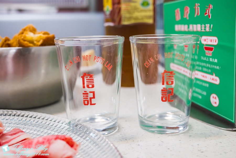 [台北美食]詹記麻辣火鍋(敦南店)/超好吃麻辣鴨血沒吃到會流淚(附24h線上訂位資訊及詳細菜單)/復古裝潢電梯穿越