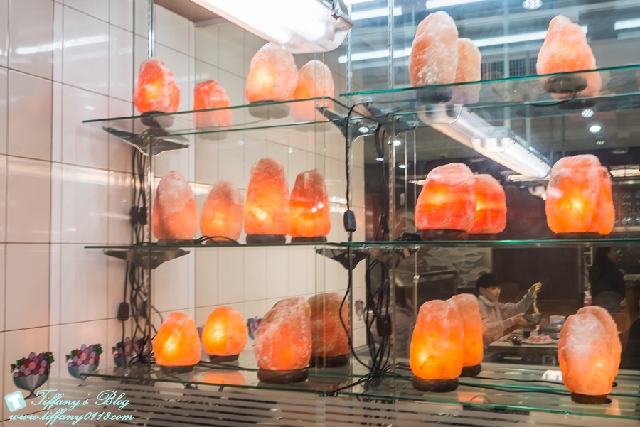 [台北美食]詹記麻辣火鍋(敦南店)/超好吃麻辣鴨血沒吃到會流淚(附24h線上訂位資訊及詳細菜單)/復古裝潢電梯穿越