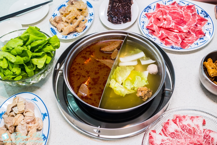 [台北美食]詹記麻辣火鍋(敦南店)/超好吃麻辣鴨血沒吃到會流淚(附24h線上訂位資訊及詳細菜單)/復古裝潢電梯穿越