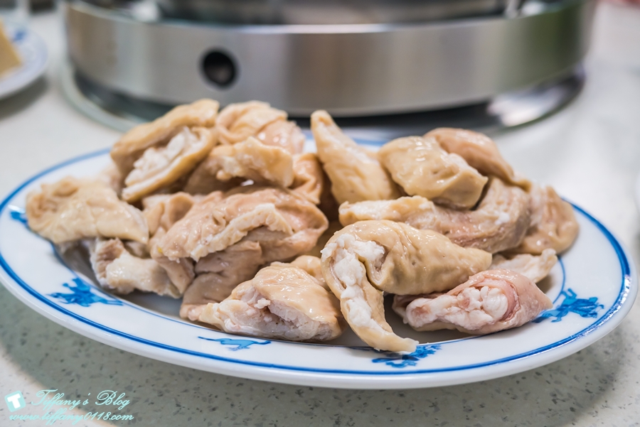 [台北美食]詹記麻辣火鍋(敦南店)/超好吃麻辣鴨血沒吃到會流淚(附24h線上訂位資訊及詳細菜單)/復古裝潢電梯穿越