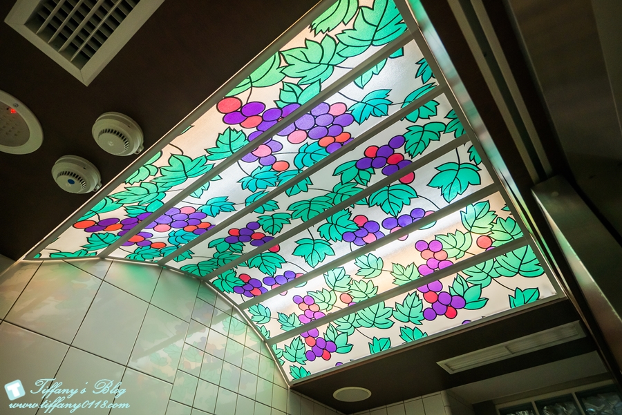 [台北美食]詹記麻辣火鍋(敦南店)/超好吃麻辣鴨血沒吃到會流淚(附24h線上訂位資訊及詳細菜單)/復古裝潢電梯穿越