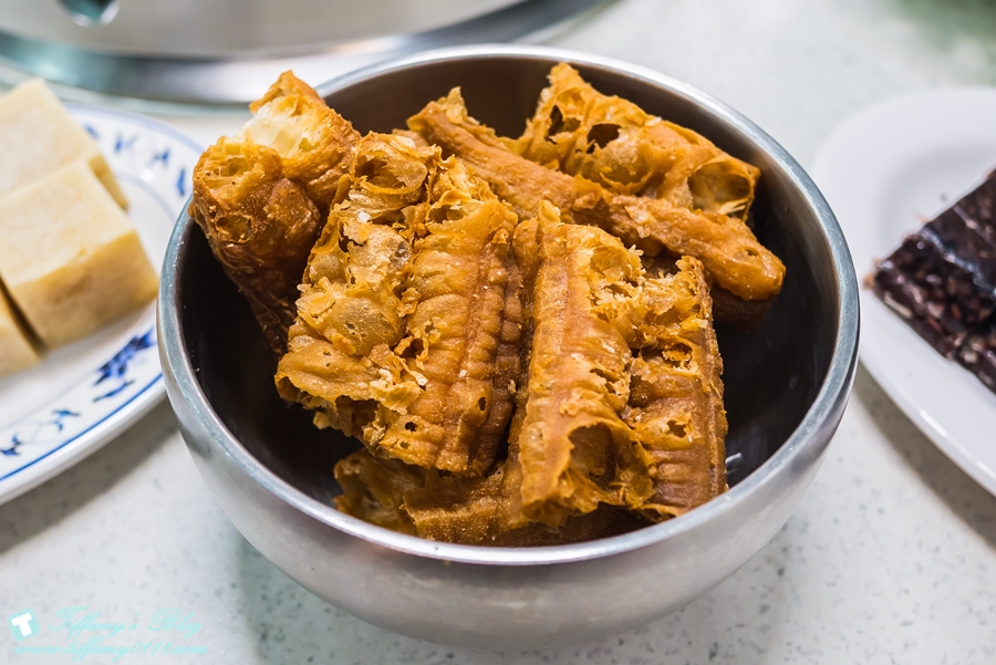 [台北美食]詹記麻辣火鍋(敦南店)/超好吃麻辣鴨血沒吃到會流淚(附24h線上訂位資訊及詳細菜單)/復古裝潢電梯穿越