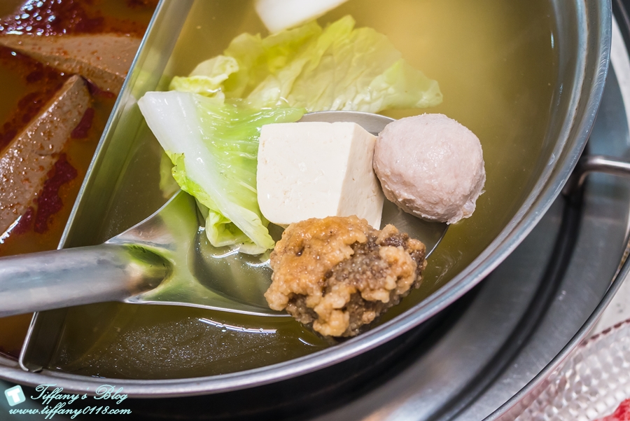 [台北美食]詹記麻辣火鍋(敦南店)/超好吃麻辣鴨血沒吃到會流淚(附24h線上訂位資訊及詳細菜單)/復古裝潢電梯穿越