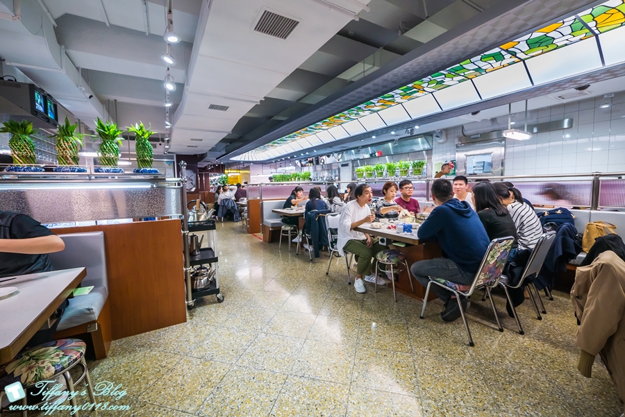 [台北美食]詹記麻辣火鍋(敦南店)/超好吃麻辣鴨血沒吃到會流淚(附24h線上訂位資訊及詳細菜單)/復古裝潢電梯穿越