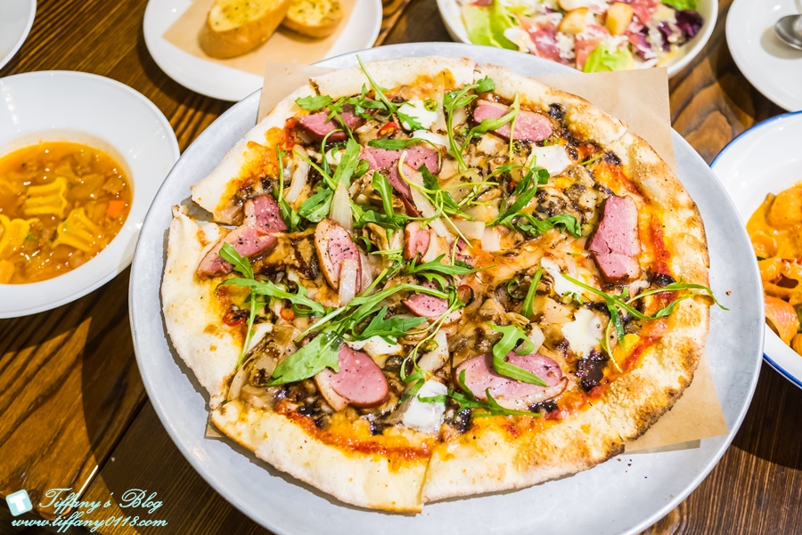 [桃園景點]大江購物中心母親節活動全桃最划算/最新裝置藝術還有優惠活動讓妳有吃有逛還能拍網美照