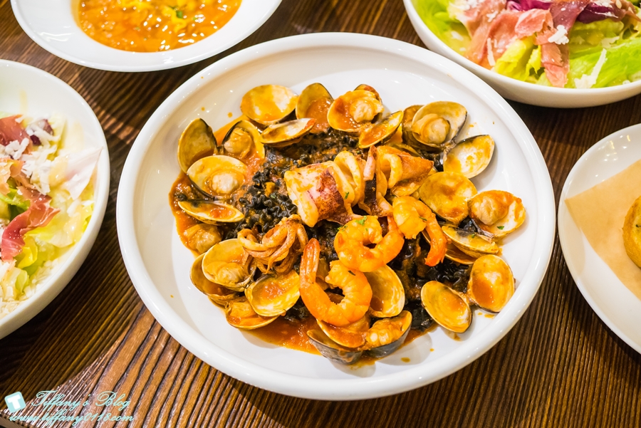 [桃園景點]大江購物中心母親節活動全桃最划算/最新裝置藝術還有優惠活動讓妳有吃有逛還能拍網美照