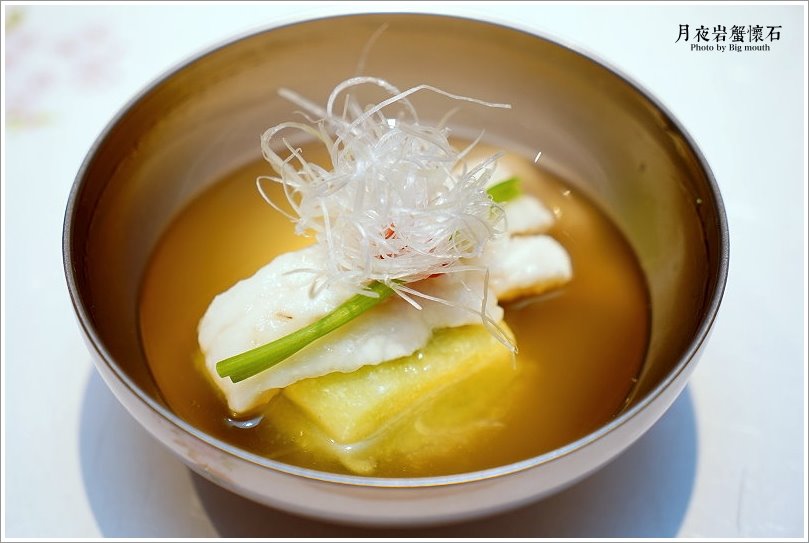 【台北】月夜岩蟹懷石.日本正宗活體蟹懷石料理!