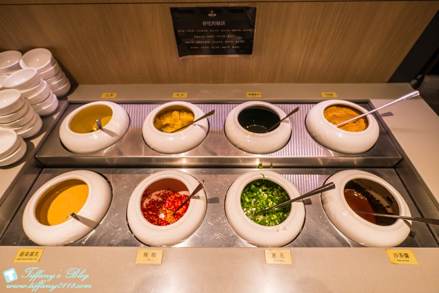 [台中美食]萬客什鍋(美村店)/台中平價火鍋CP值高(附菜單)/大推麻油炸蛋及絲瓜蛤蜊石頭鍋