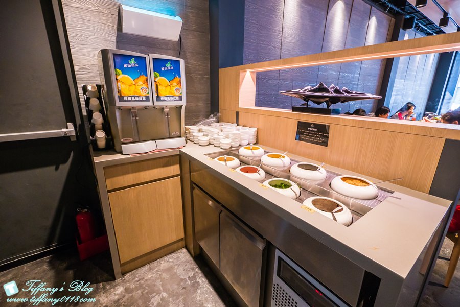 [台中美食]萬客什鍋(美村店)/台中平價火鍋CP值高(附菜單)/大推麻油炸蛋及絲瓜蛤蜊石頭鍋