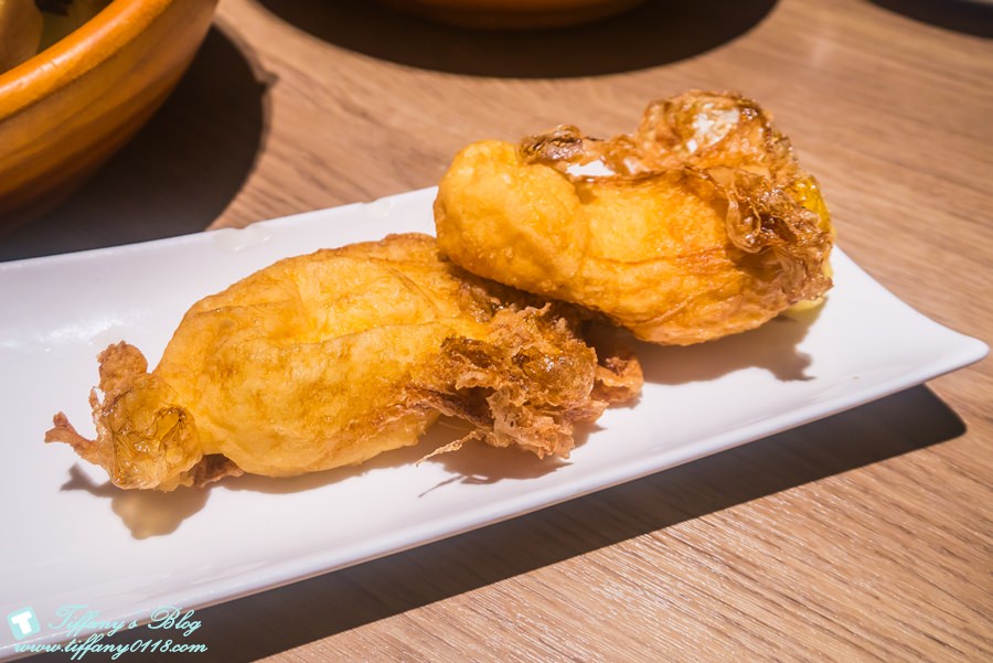 [台中美食]萬客什鍋(美村店)/台中平價火鍋CP值高(附菜單)/大推麻油炸蛋及絲瓜蛤蜊石頭鍋