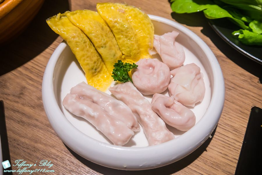 [台中美食]萬客什鍋(美村店)/台中平價火鍋CP值高(附菜單)/大推麻油炸蛋及絲瓜蛤蜊石頭鍋