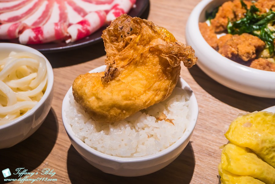 [台中美食]萬客什鍋(美村店)/台中平價火鍋CP值高(附菜單)/大推麻油炸蛋及絲瓜蛤蜊石頭鍋