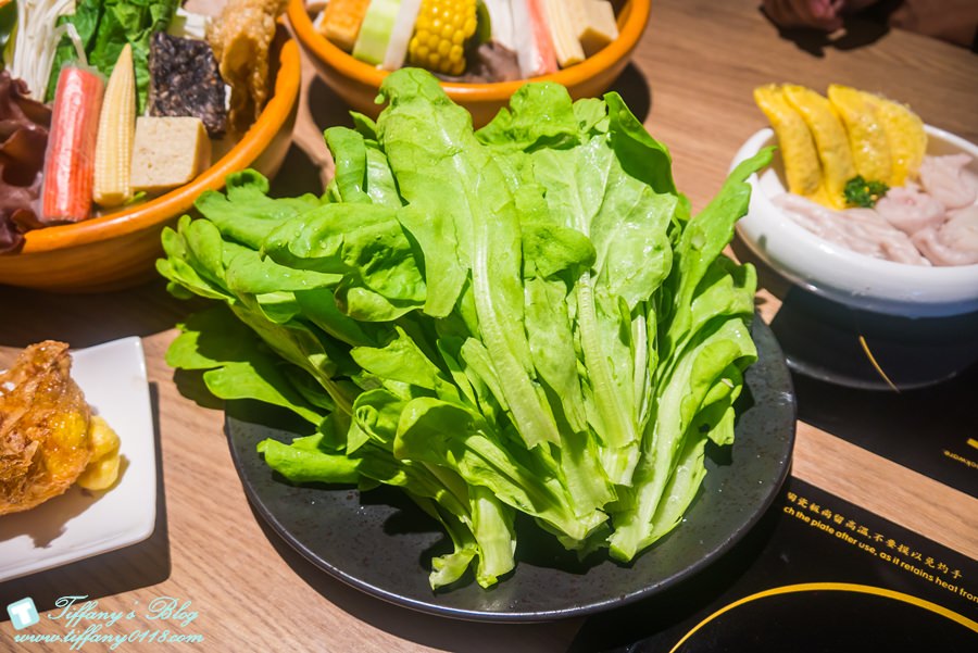 [台中美食]萬客什鍋(美村店)/台中平價火鍋CP值高(附菜單)/大推麻油炸蛋及絲瓜蛤蜊石頭鍋