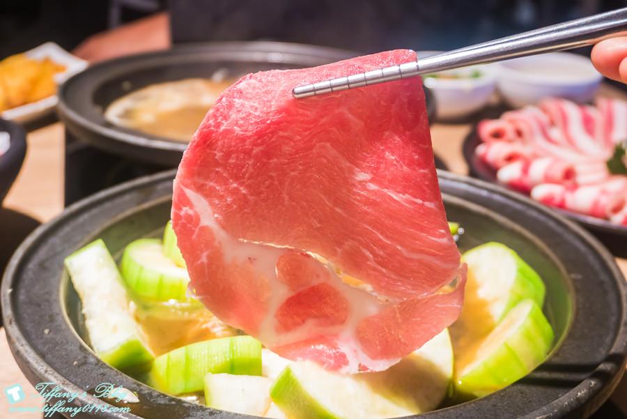 [台中美食]萬客什鍋(美村店)/台中平價火鍋CP值高(附菜單)/大推麻油炸蛋及絲瓜蛤蜊石頭鍋