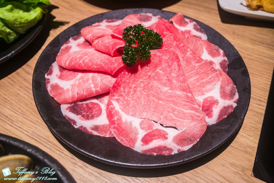 [台中美食]萬客什鍋(美村店)/台中平價火鍋CP值高(附菜單)/大推麻油炸蛋及絲瓜蛤蜊石頭鍋