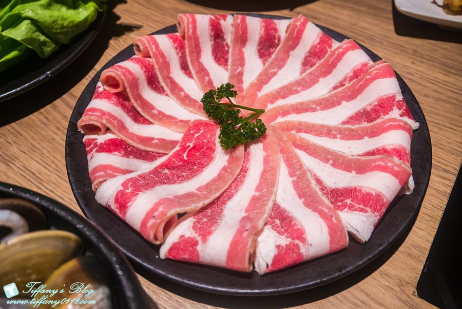 [台中美食]萬客什鍋(美村店)/台中平價火鍋CP值高(附菜單)/大推麻油炸蛋及絲瓜蛤蜊石頭鍋