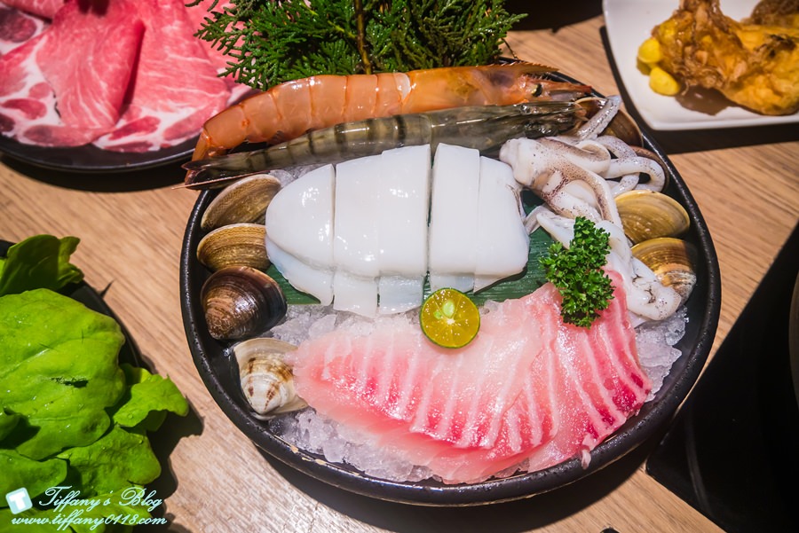 [台中美食]萬客什鍋(美村店)/台中平價火鍋CP值高(附菜單)/大推麻油炸蛋及絲瓜蛤蜊石頭鍋