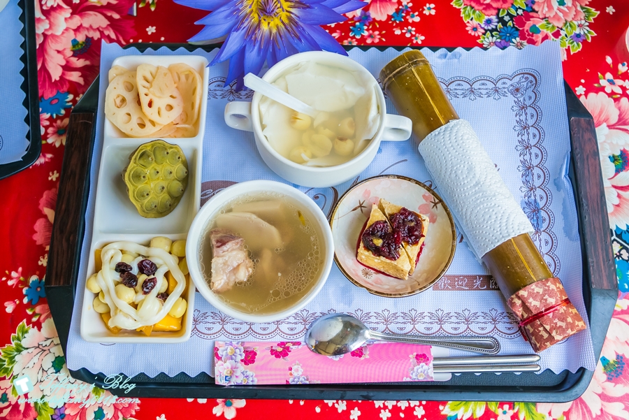 [桃園景點]蓮荷園休閒農場/桃園大王蓮/限重100公斤可站可躺/荷葉蓮子大餐還有蓮子剉冰超消暑